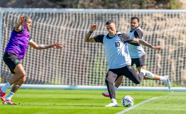 Illustration : "Mercato OM: Medhi Benatia fixe un prix pour lâcher Mason Greenwood"